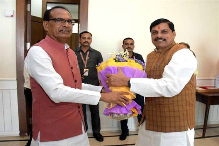 CM Yadav ने आज केंद्रीय कृषि मंत्री Shri Shivraj Singh से की मुलाक़ात CM Yadav ने आज केंद्रीय कृषि मंत्री Shri Shivraj Singh से की मुलाक़ात