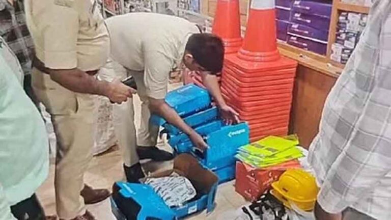 छत्तीसगढ़-कोरबा में छपा मरकर पकडे वेलकम टाइगर कम्पनी के डुप्लीकेट सेफ्टी शूज