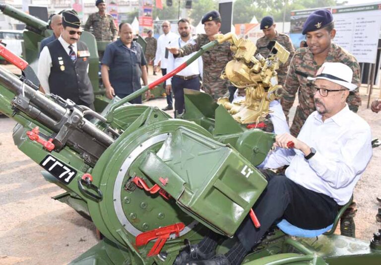 सैन्य समारोह के समापन कार्यक्रम में शामिल हुए राज्यपाल सैन्य समारोह के समापन कार्यक्रम में शामिल हुए राज्यपाल