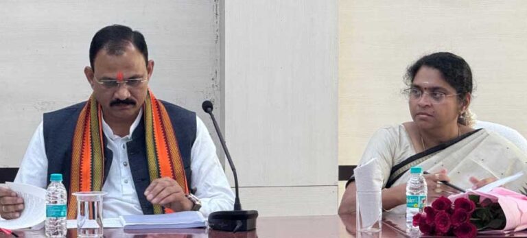 श्याम बिहारी जायसवाल की अध्यक्षता में छत्तीसगढ़ स्टेट बेवरेजेस कापोर्रेशन के संचालक मंडल की बैठक