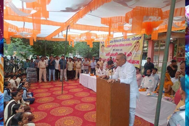 मंत्री रामनिवास रावत ने कहा है कि हर समुदाय में शिक्षा के प्रति चेतना बढ़ी