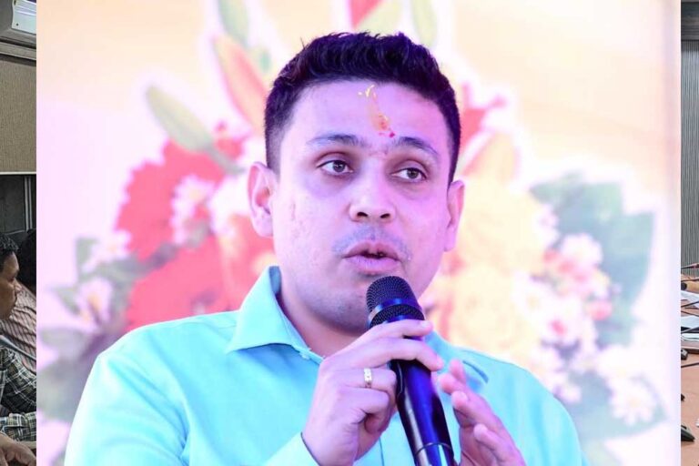 जनसुनवाई में आवेदकों ने कलेक्टर को बताई अपनी समस्याएं