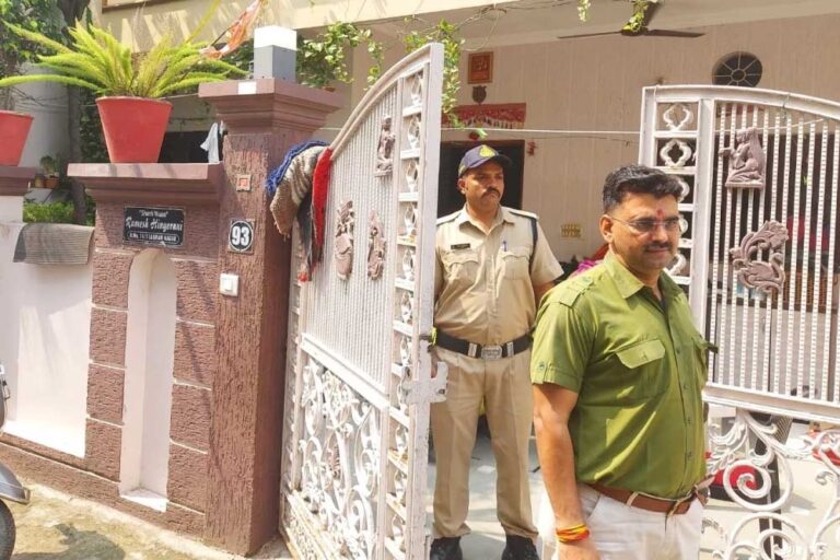 तकनीकी शिक्षा विभाग में कार्यरत रमेश हिंगोरानी के निवास पर लोकायुक्त की छापामार कार्रवाई, टीम जांच में जुटी तकनीकी शिक्षा विभाग में कार्यरत रमेश हिंगोरानी के निवास पर लोकायुक्त की छापामार कार्रवाई, टीम जांच में जुटी