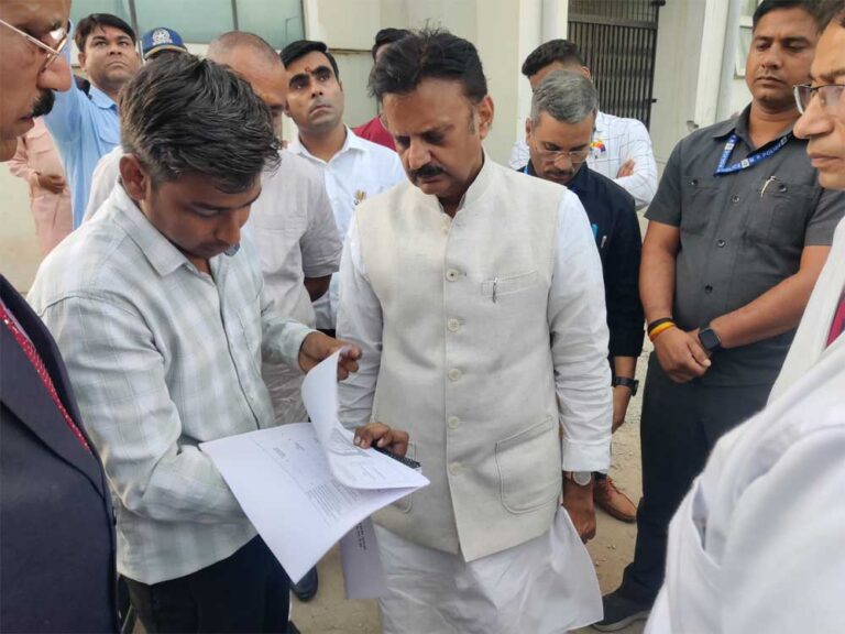 सेवाओं को सशक्त करने के लिये किये जायेंगे प्रावधान – उप मुख्यमंत्री शुक्ल सेवाओं को सशक्त करने के लिये किये जायेंगे प्रावधान – उप मुख्यमंत्री शुक्ल