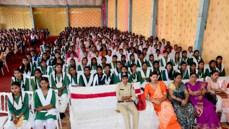 अभिमन्यु अभियान के तहत महिला जागरूकता कार्यक्रम का किया गया आयोजन