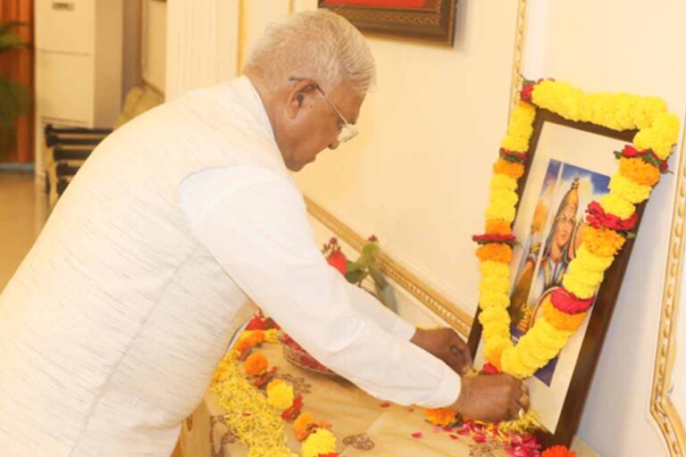 राजभवन में वीरांगना रानी दुर्गावती की 500 वीं जयंती मनाई गई