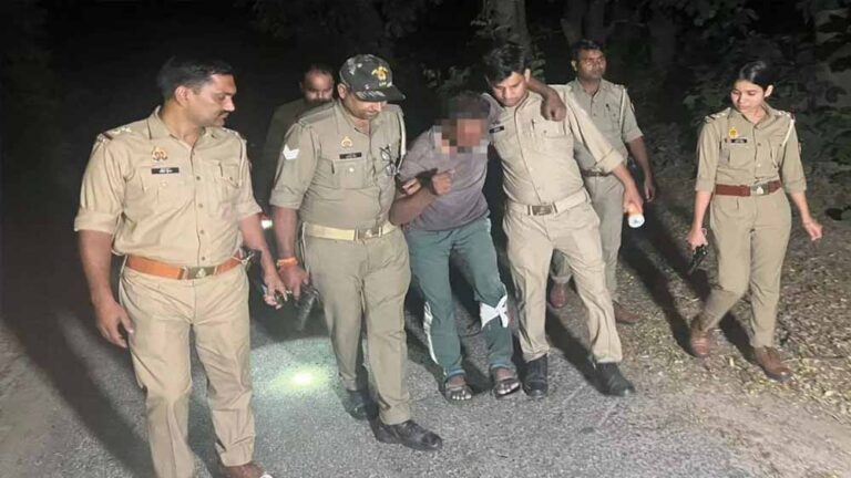 मुजफ्फरनगर में पुलिस के साथ मुठभेड़ में घायल हुआ शातिर बदमाश, लूट चोरी के कई मुकदमे थे दर्ज मुजफ्फरनगर में पुलिस के साथ मुठभेड़ में घायल हुआ शातिर बदमाश, लूट चोरी के कई मुकदमे थे दर्ज