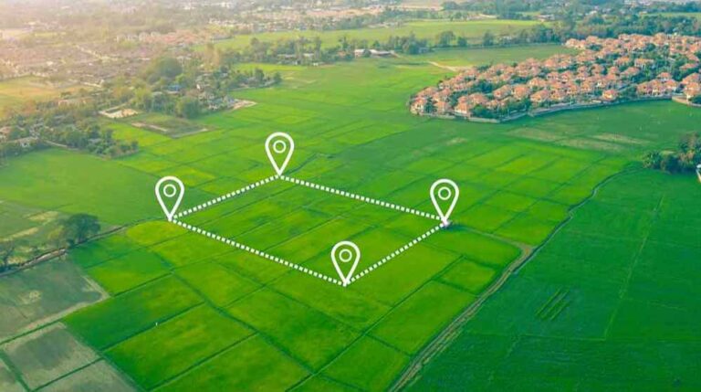 अवैध कॉलोनियों में लोग प्लॉट लेकर सिर्फ रजिस्ट्री के आधार पर ही दो से तीन मंजिला मकान बना रहे