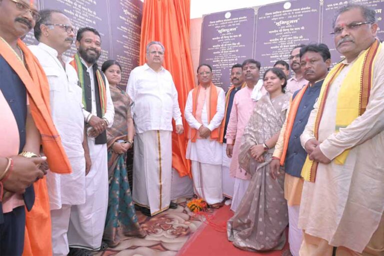 दंतेवाड़ा में मुख्यमंत्री विष्णु देव साय ने 167 करोड़ 21 लाख रुपए के विकास कार्यों का किया लोकार्पण एवं भूमिपूजन