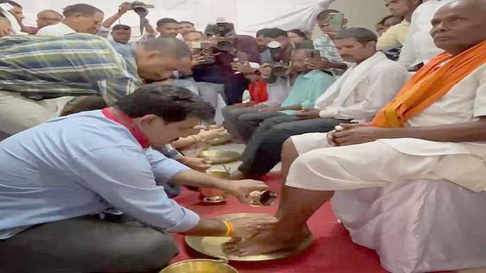 उपमुख्यमंत्री शर्मा ने कबीरधाम जिले के 12 हजार से अधिक लाभार्थियों को पीएम आवास योजना के तहत दी नए आवास की चाबी उपमुख्यमंत्री शर्मा ने कबीरधाम जिले के 12 हजार से अधिक लाभार्थियों को पीएम आवास योजना के तहत दी नए आवास की चाबी