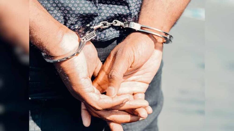 उत्तर प्रदेश: मासूम से दुष्कर्म का आरोपी पुलिस मुठभेड़ के बाद गिरफ्तार