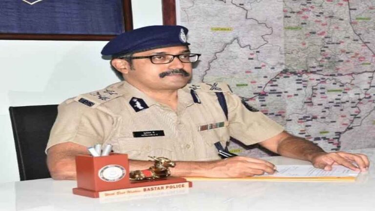 छत्तीसगढ़-जगदलपुर के आईजी ने दिया ‘नक्सलियों का छोड़ो या अंजाम भुगतो’ का अल्टीमेटम छत्तीसगढ़-जगदलपुर के आईजी ने दिया ‘नक्सलियों का छोड़ो या अंजाम भुगतो’ का अल्टीमेटम