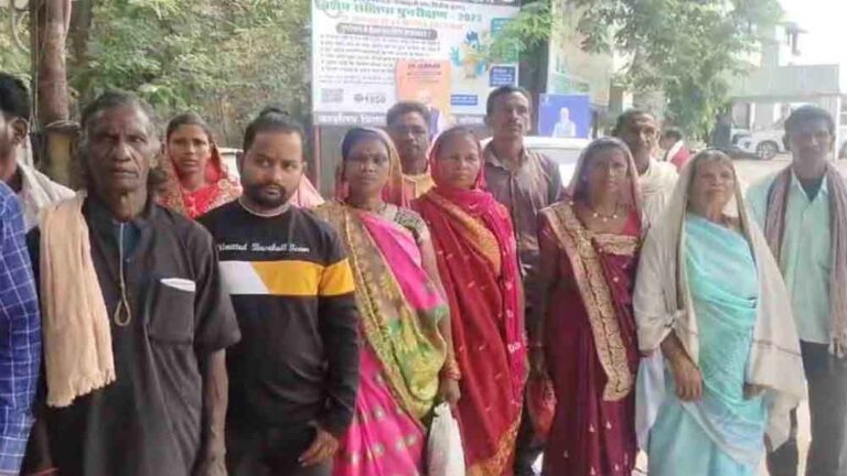 छत्तीसगढ़-कोरबा में महिला समूह के नाम से 8 बैंकों से 46 लाख का लोन लेकर पति-पत्नी फरार छत्तीसगढ़-कोरबा में महिला समूह के नाम से 8 बैंकों से 46 लाख का लोन लेकर पति-पत्नी फरार