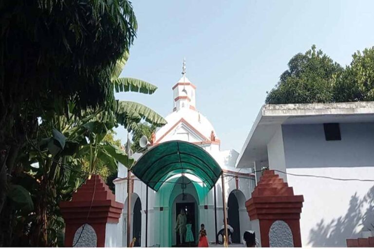 पंजाब के लुधियाना जिले के पायल शहर में दशहरा पर चढ़ाई जाती है शराब, की जाती है रावण की पूजा पंजाब के लुधियाना जिले के पायल शहर में दशहरा पर चढ़ाई जाती है शराब, की जाती है रावण की पूजा