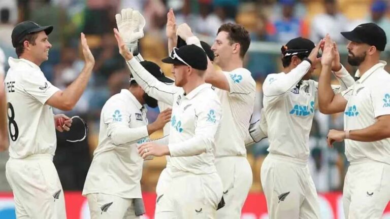 न्यूजीलैंड ने बेंगलुरु टेस्ट में टीम इंडिया को 8 विकेट से हराकर खत्म किया न्यूजीलैंड की जीत का सूखा