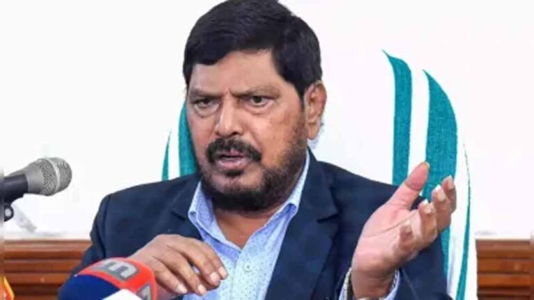 अब रामदास आठवले की पार्टी आरपीआई ने भी 10 सीटों की मांग की, एनडीए सीट बंटवारे को लेकर खींचतान तेज