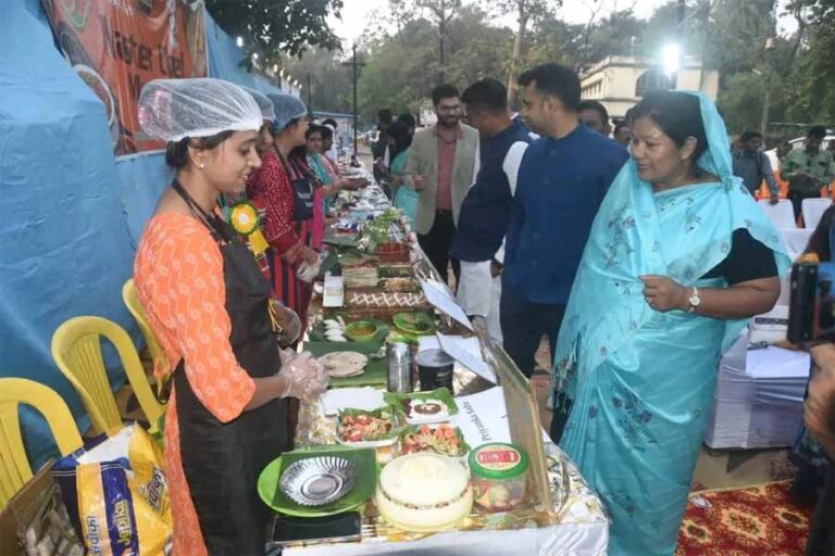 श्री अन्न उत्सव फूल फेस्टिवल के माध्यम से मोटे अनाज के व्यंजनों को प्रोत्साहित करें : मंत्री श्रीमती संपतिया उइके