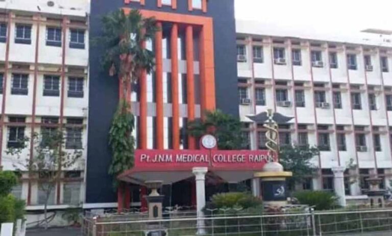 एंटी-रैगिंग कमेटी की बैठक: अधीक्षक और सभी विभागाध्यक्षों ने पीड़ित और आरोपी छात्रों से की पूछताछ, जांच रिपोर्ट के बाद आगे की कार्रवाई