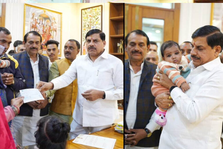 नक्सली हमले में शहीद जवान के परिजनों से मिले मुख्यमंत्री यादव, एक करोड़ रुपये की दी सहायता राशि