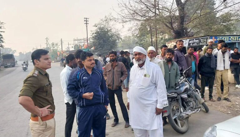 देवास में सुबह अपराधियों ने घर से बुलाकर इलेक्ट्रॉनिक दुकानदार की गोली मारकर हत्या कर दी देवास में सुबह अपराधियों ने घर से बुलाकर इलेक्ट्रॉनिक दुकानदार की गोली मारकर हत्या कर दी