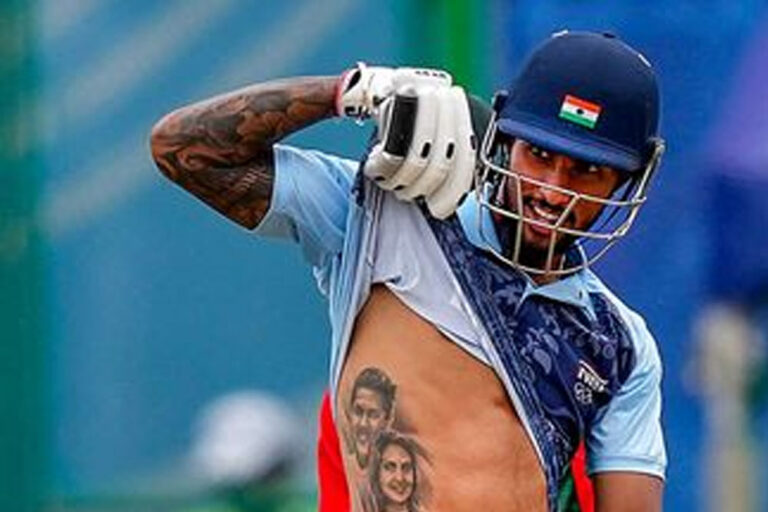 तिलक वर्मा ने हैदराबाद की ओर से मेघालय के खिलाफ लगाई रिकॉर्ड्स की झड़ी तिलक वर्मा ने हैदराबाद की ओर से मेघालय के खिलाफ लगाई रिकॉर्ड्स की झड़ी