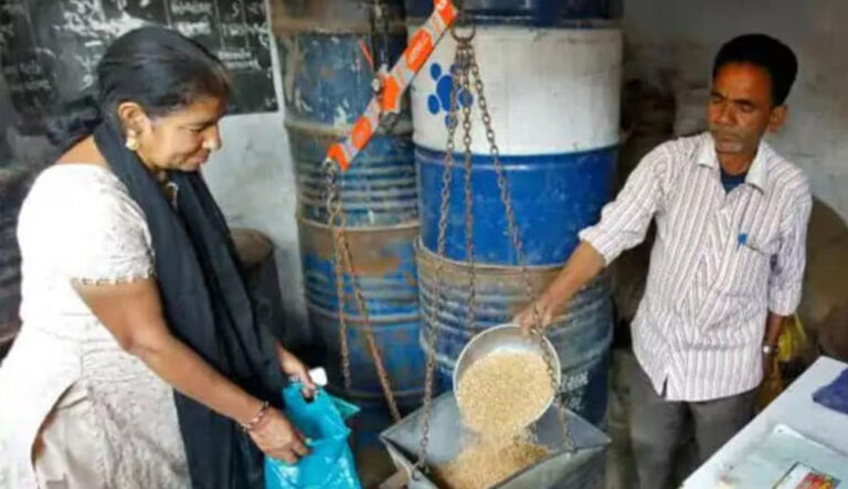 NFSA : सरकार ने राशन की मात्रा और नियमों में बदलाव किया, जो 1 जनवरी 2025 से लागू होंगे NFSA : सरकार ने राशन की मात्रा और नियमों में बदलाव किया, जो 1 जनवरी 2025 से लागू होंगे