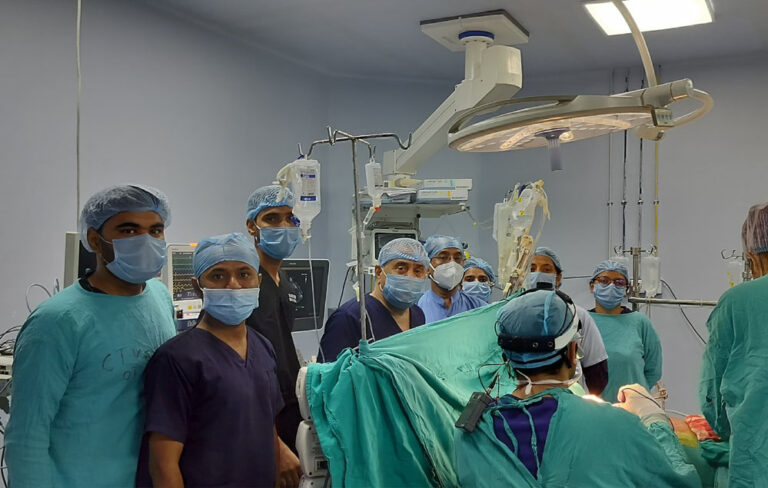 हमीदिया हॉस्पिटल में सफलतापूर्वक हुई 100वीं कोरोनरी आर्टरी बाईपास सर्जरी, उप मुख्यमंत्री शुक्ल ने दी बधाई हमीदिया हॉस्पिटल में सफलतापूर्वक हुई 100वीं कोरोनरी आर्टरी बाईपास सर्जरी, उप मुख्यमंत्री शुक्ल ने दी बधाई