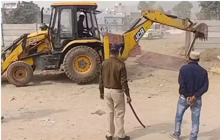 रामजानकी मंदिर ट्रस्ट की लगभग पौने 9 बीघा वेशकीमती जमीन से हटाए अतिक्रमण