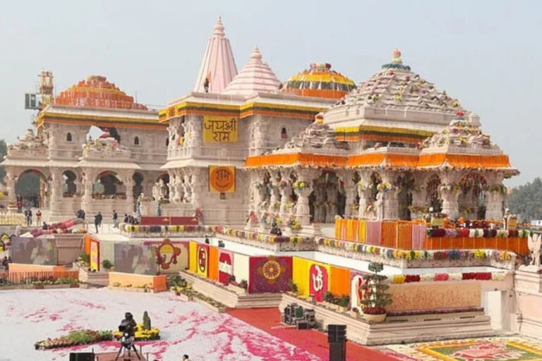 कानून मंत्री ने राम जन्मभूमि पर सुप्रीम कोर्ट के फैसले का हिंदी संस्करण किया जारी