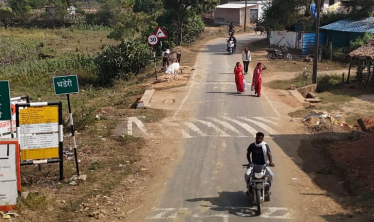 5 चरणों में निर्मित की जायेगी 1284.29 किमी लम्बी 1035 सड़कें स्वीकृत सड़कें 5 चरणों में निर्मित की जायेगी 1284.29 किमी लम्बी 1035 सड़कें स्वीकृत सड़कें