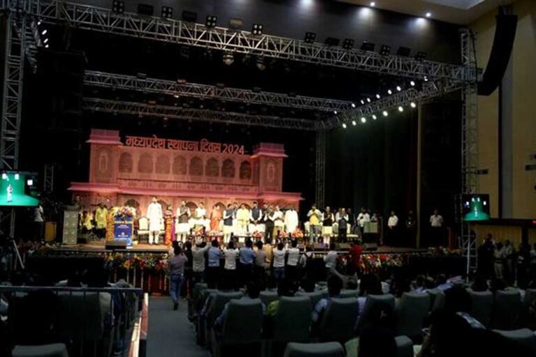 अभिनेता पंकज त्रिपाठी ने अपनी अदाकारी से बनाया जीवंत अभिनेता पंकज त्रिपाठी ने अपनी अदाकारी से बनाया जीवंत