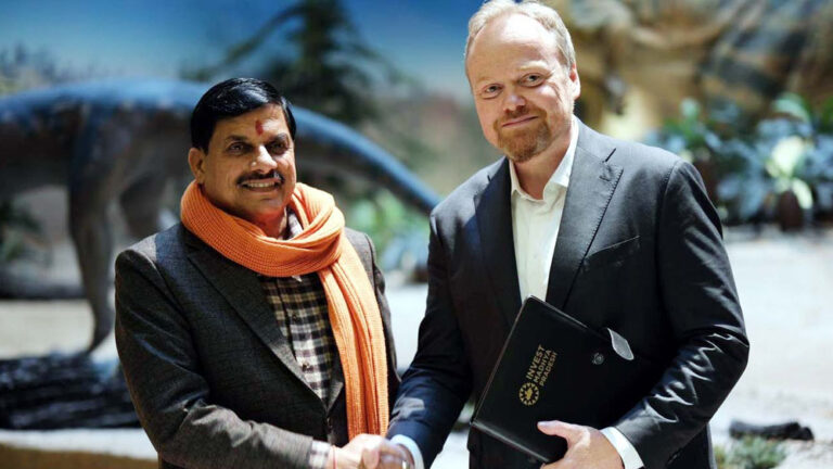 मुख्यमंत्री डॉ. यादव के म्यूजियम पहुंचने पर प्रो. डॉ. लार्स क्रागमेन और उनकी टीम ने आत्मीय स्वागत किया