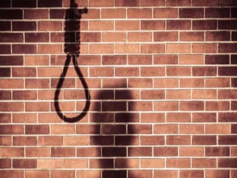 छत्तीसगढ़-कोंडागांव में हॉस्टल में शॉवर से लटका मिला छात्रा का शव छत्तीसगढ़-कोंडागांव में हॉस्टल में शॉवर से लटका मिला छात्रा का शव