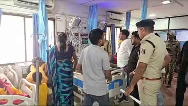 छत्तीसगढ़-कोण्डागांव में युवती को दो साल कैद रखकर गुप्तांग और नाजुक हिस्से जलाए छत्तीसगढ़-कोण्डागांव में युवती को दो साल कैद रखकर गुप्तांग और नाजुक हिस्से जलाए