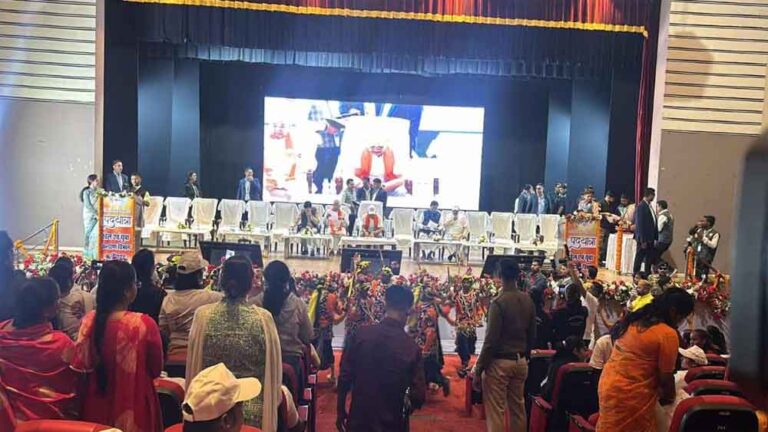 छत्तीसगढ़-रायपुर में संविधान दिवस: सीएम साय बोले–’ सभी को समझना जरूरी, विरासत में टिकी है संविधान की नींव’