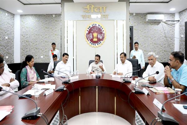 बहुती माइक्रो इरिगेशन से 30 दिनों में किसानों को पानी उपलब्ध कराएँ : उप मुख्यमंत्री श्री शुक्ल बहुती माइक्रो इरिगेशन से 30 दिनों में किसानों को पानी उपलब्ध कराएँ : उप मुख्यमंत्री श्री शुक्ल