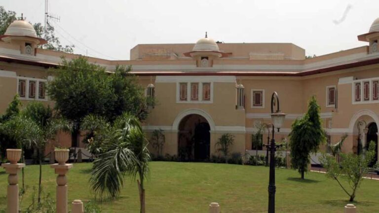 हिमाचल भवन को कुर्क करने के आदेश के बाद पटियाला हाउस कोर्ट ने बीकानेर हाउस को भी अटैच करने का आदेश दिया