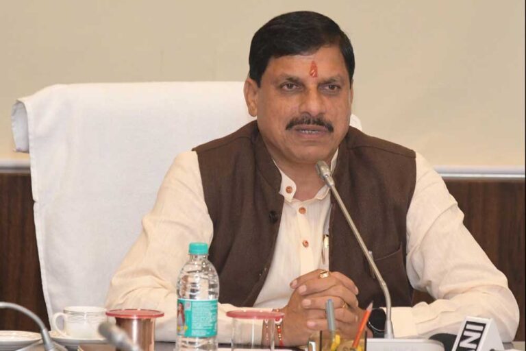 मुख्यमंत्री डॉ. मोहन यादव के विदेश से लौटने के बाद वनमंत्री रामनिवास रावत के इस्तीफे पर निर्णय होगा!