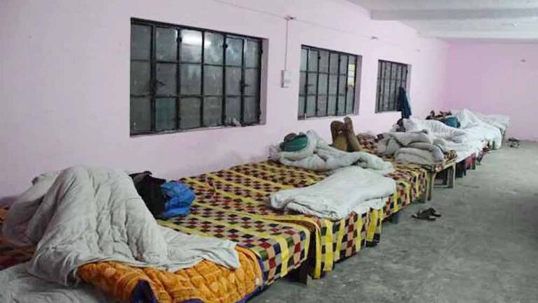 बैरागढ़ में नहीं एक भी रैन बसेरा, गरीब एवं बेसहारा लोगों के लिए रेलवे स्टेशन, आरक्षण केंद्र एवं फुटपाथ ही आसरा बने