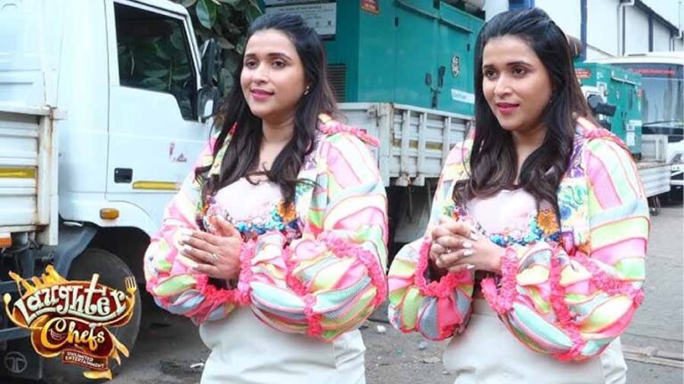 ‘लाफ्टर शेफ्स सीजन 2’ का प्रोमो हुआ रिलीज, मन्नारा चोपड़ा के साथ बनी सुदेश लहरी की जोड़ी ‘लाफ्टर शेफ्स सीजन 2’ का प्रोमो हुआ रिलीज, मन्नारा चोपड़ा के साथ बनी सुदेश लहरी की जोड़ी