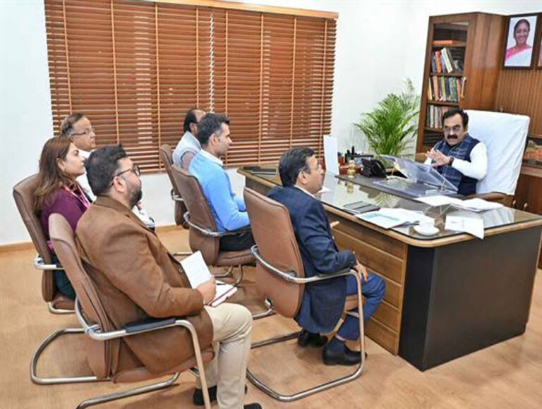 प्रदेश में प्रगतिरत राष्ट्रीय राजमार्ग परियोजनाओं की मंत्री सिंह ने समीक्षा बैठक प्रदेश में प्रगतिरत राष्ट्रीय राजमार्ग परियोजनाओं की मंत्री सिंह ने समीक्षा बैठक