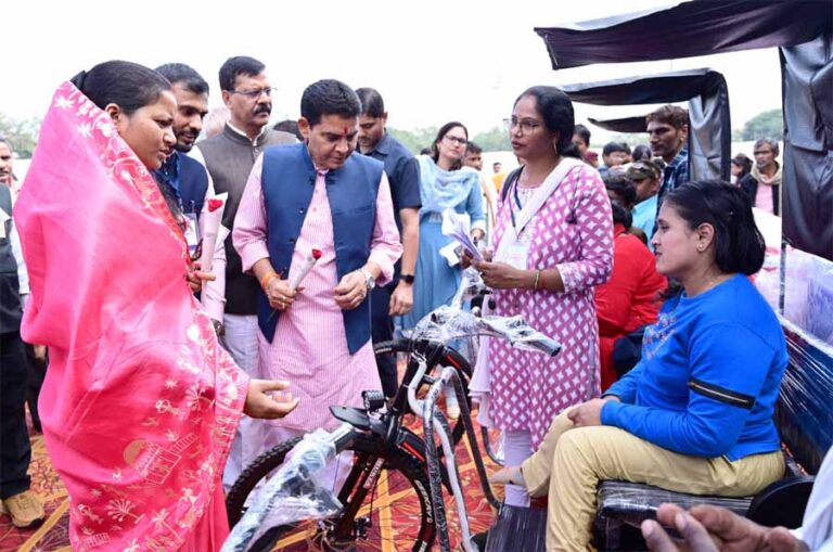 मंत्री राजवाड़े बोली- विकसित राष्ट्र बनाने में दिव्यांगजन निभा रहे अहम भूमिका