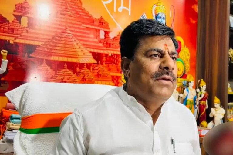 मध्य प्रदेश में मदरसों में राष्ट्रगान पर रामेश्वर शर्मा और आरिफ मसूद में तीखी बहस मध्य प्रदेश में मदरसों में राष्ट्रगान पर रामेश्वर शर्मा और आरिफ मसूद में तीखी बहस