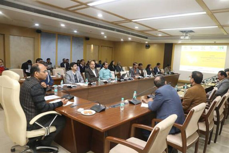 सचिव रघुराज राजेन्द्रन ने कहा कि आधुनिक समय में कौशल विकास योजनाओं को इस तरह से तैयार किया जाना चाहिए, जो रोजगारोन्मुखी हो