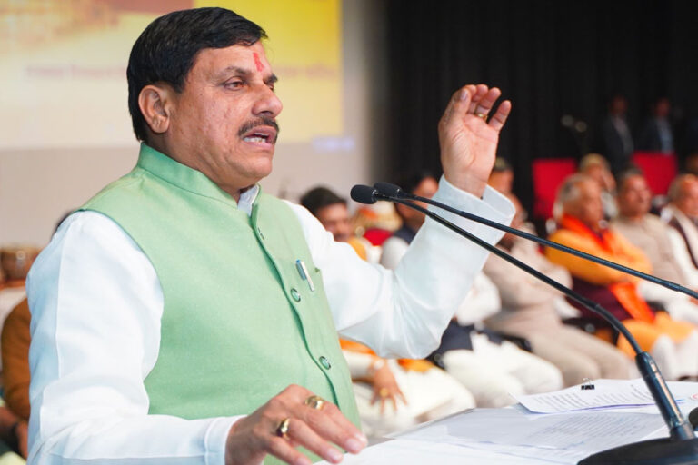 एम्स में नि:शुल्क शिविर में पहले दिन 13,800 मरीजों का हुआ स्वास्थ्य परीक्षण