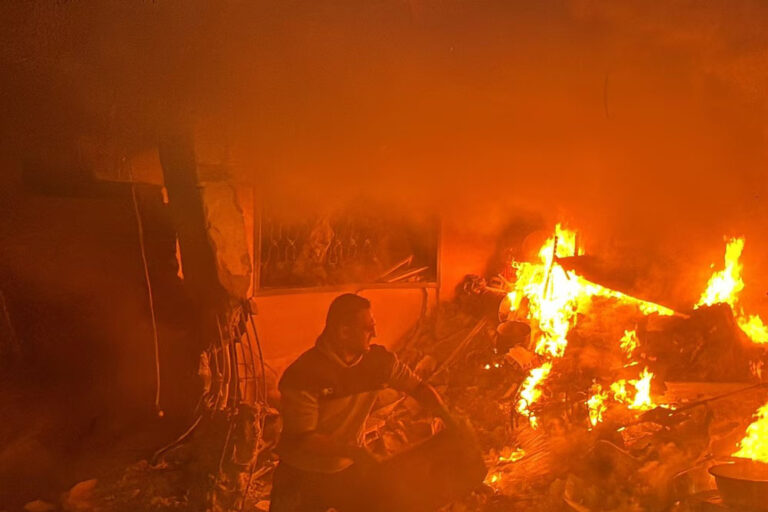 Bangladesh में हिंदुओं के बाद अब ईसाईयों पर हमला Bangladesh में हिंदुओं के बाद अब ईसाईयों पर हमला