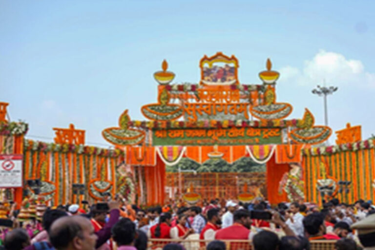 राम मंदिर में उमड़ेगा भक्तों का जनसैलाब, 1 घंटा बढ़ेगा दर्शन का समय राम मंदिर में उमड़ेगा भक्तों का जनसैलाब, 1 घंटा बढ़ेगा दर्शन का समय