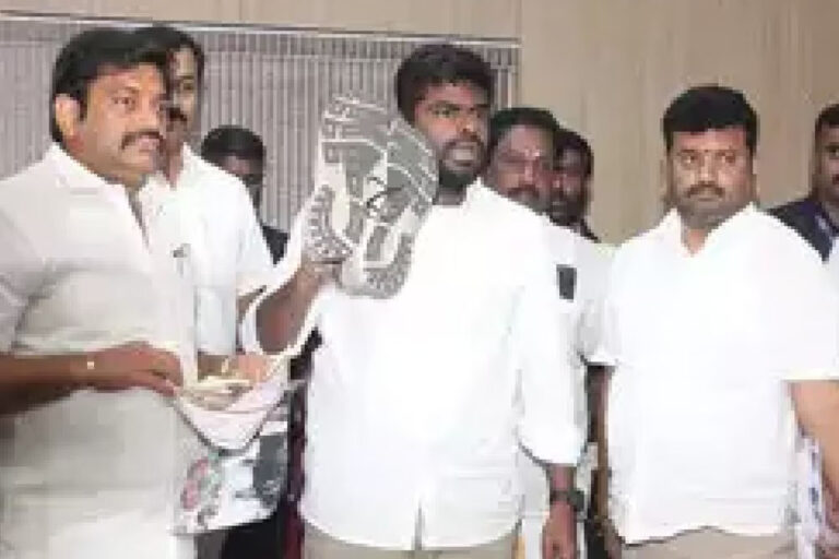 बीजेपी प्रदेश अध्यक्ष अन्नामलाई ने खुद को क्यों मारे कोड़े, चप्पल नहीं पहनने की क्यों खाई कसम? बीजेपी प्रदेश अध्यक्ष अन्नामलाई ने खुद को क्यों मारे कोड़े, चप्पल नहीं पहनने की क्यों खाई कसम?