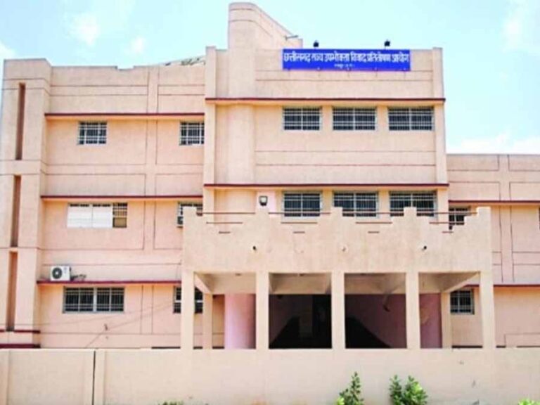 राज्य उपभोक्ता आयोग रोज प्रकरणों की सुनवाई कर उनका निपटारा कर रहा