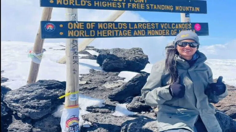मुस्कान ने किलिमंजारो पर गाड़ा तिरंगा, अफ्रीका महाद्वीप की सबसे ऊंची चोटी पर फहराया तिरंगा